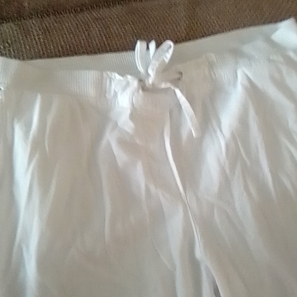 CD Petites White Pull-on Capris Size PM - Picture 4 of 5